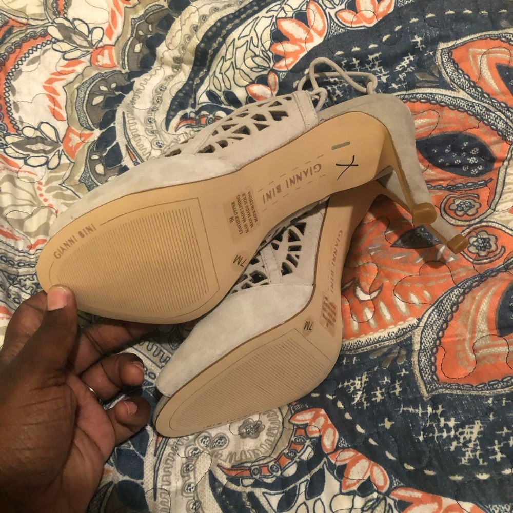 Gianni Bini Tan Heels 🌟2/$15